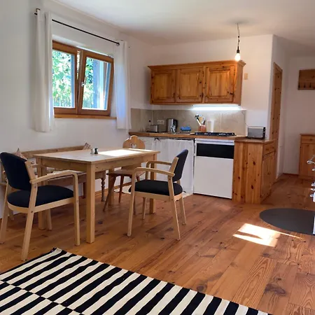 Tiny Souterrain Apartment *